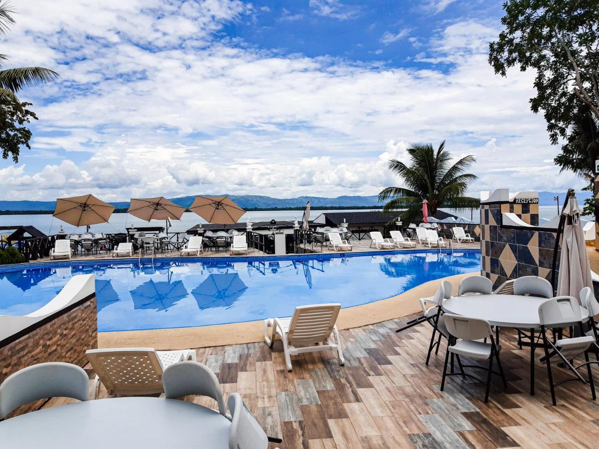 Hotel Mi Paraiso Rio Dulce Castillo de San Felipe Exteriör bild