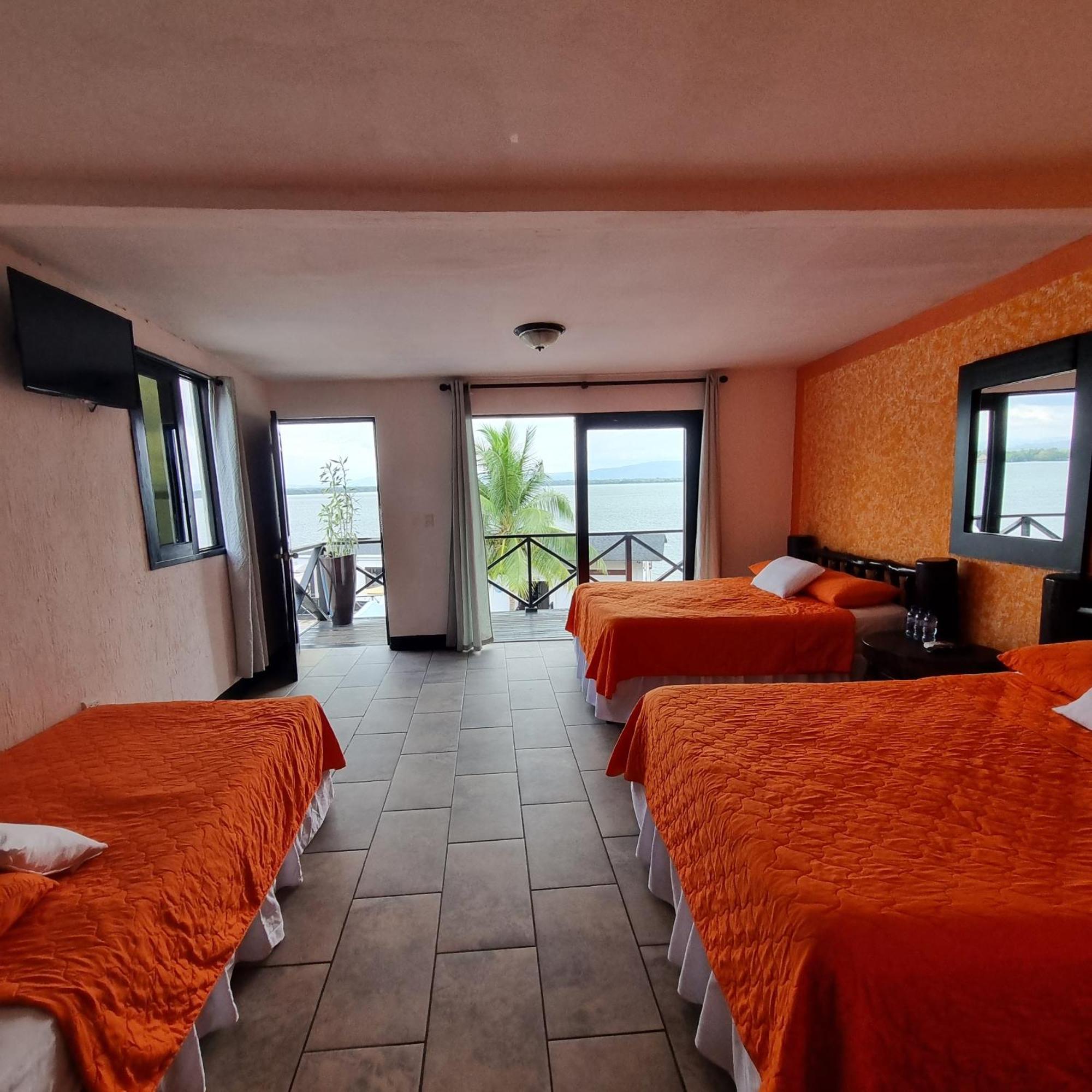 Hotel Mi Paraiso Rio Dulce Castillo de San Felipe Exteriör bild