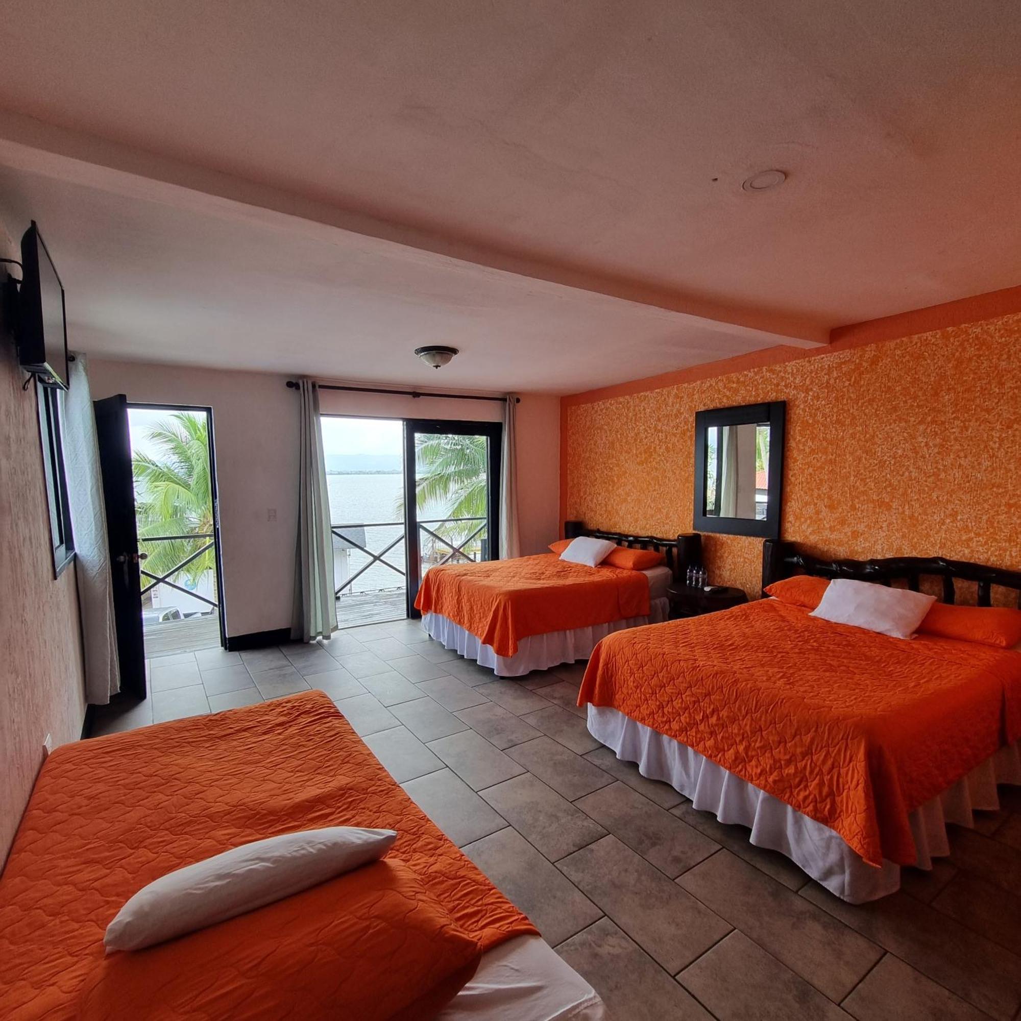 Hotel Mi Paraiso Rio Dulce Castillo de San Felipe Exteriör bild